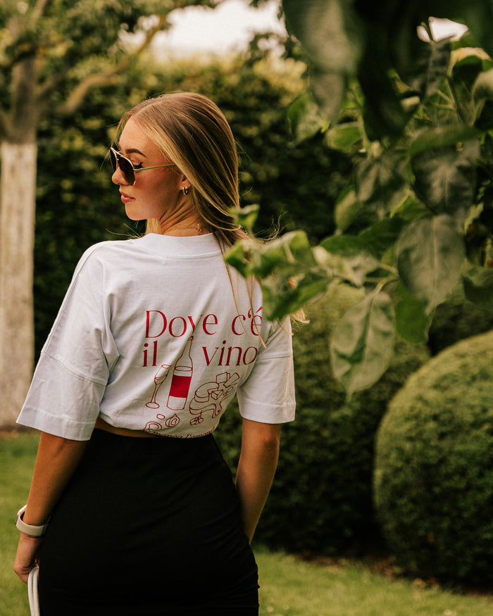 "Dove c'è il vino, non manca l'amore." - oversized shirt